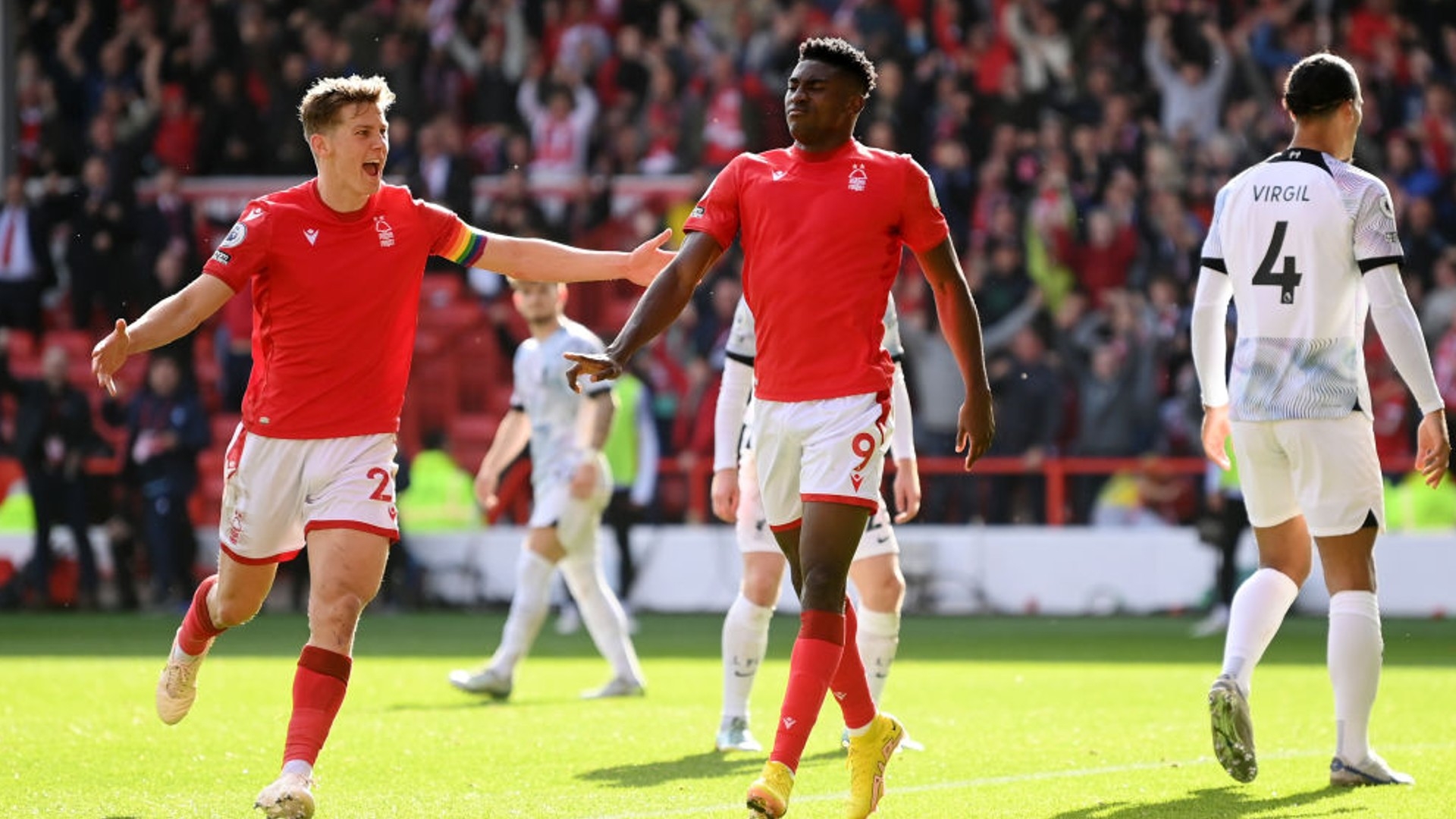 记者：贝蒂斯夏窗尾声阶段优先考虑引进安东尼，但也有备用计划