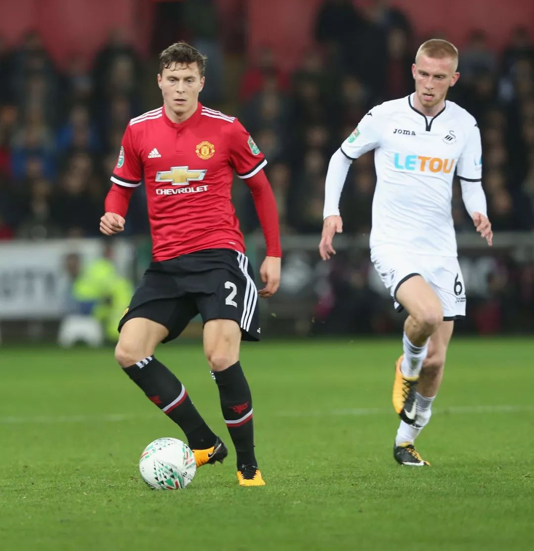 马卡：皇马正在运作引进赫伊森，但不会和英超俱乐部攀比薪水.